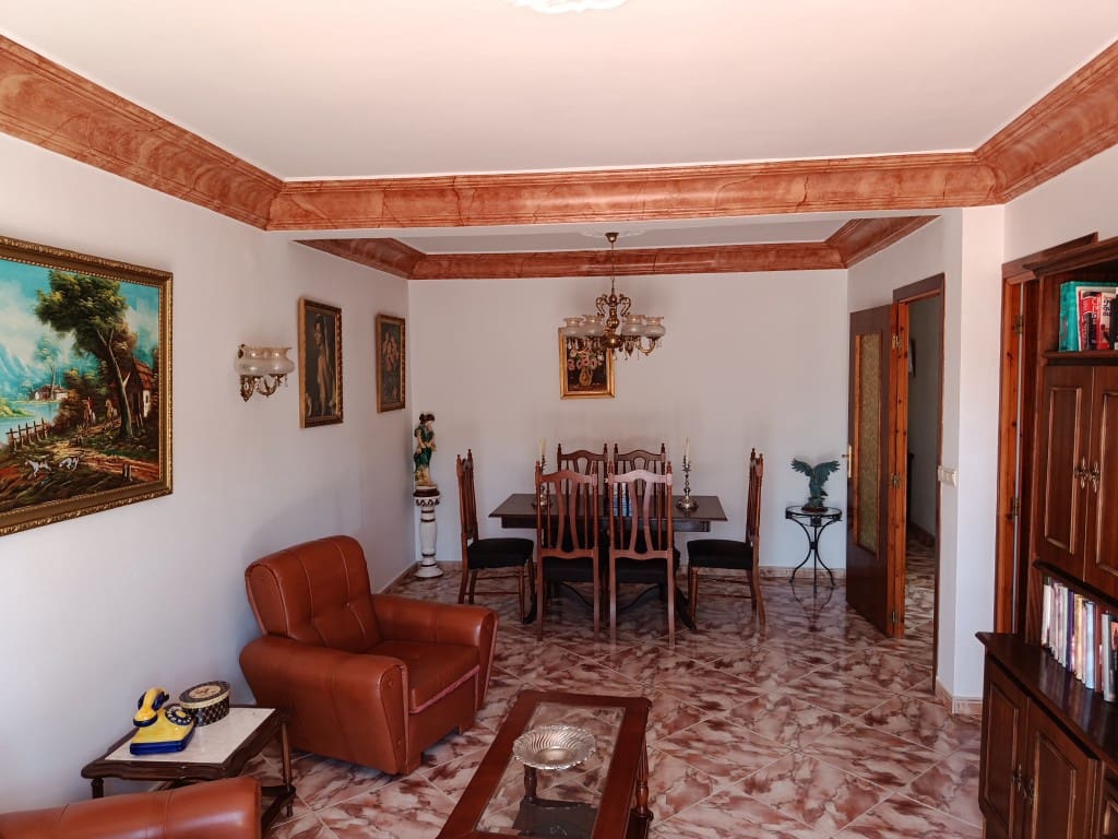 7 quarto Casa em Banda para venda em Fuente-Tojar com garagem - 169 000 € (Ref: 10019209)