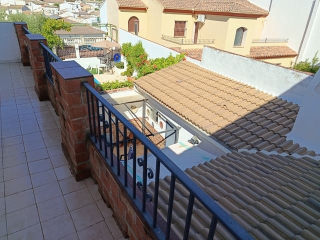 7 quarto Casa em Banda para venda em Fuente-Tójar com garagem - 169 000 € (Ref: 10019209)
