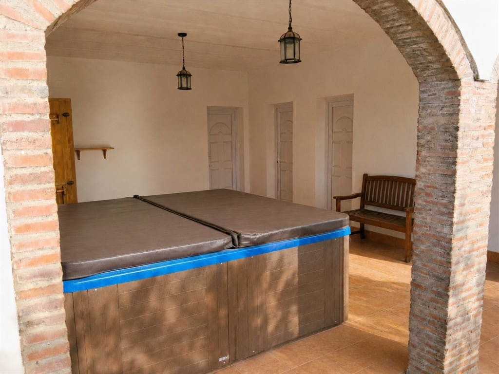4 bedroom Finca/Country House for sale in Villaviciosa de Cordoba with pool garage - € 215,000 (Ref: 10019422)
