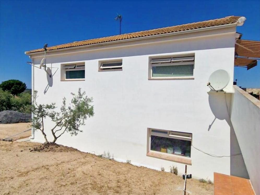 4 bedroom Finca/Country House for sale in Villaviciosa de Cordoba with pool garage - € 215,000 (Ref: 10019422)