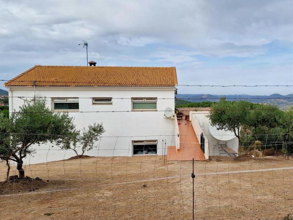 4 bedroom Finca/Country House for sale in Villaviciosa de Cordoba with pool garage - € 215,000 (Ref: 10019422)
