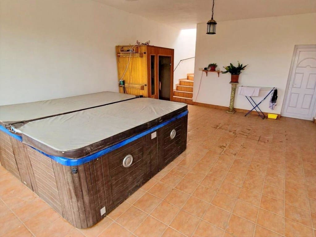 4 bedroom Finca/Country House for sale in Villaviciosa de Cordoba with pool garage - € 215,000 (Ref: 10019422)