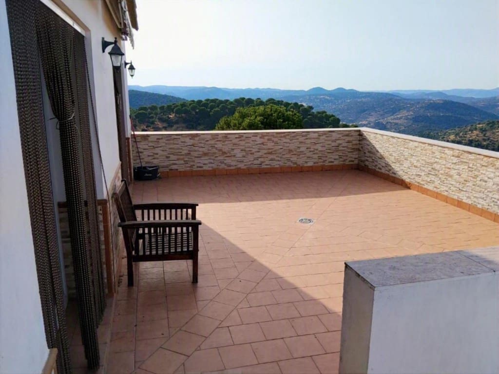 4 bedroom Finca/Country House for sale in Villaviciosa de Cordoba with pool garage - € 215,000 (Ref: 10019422)