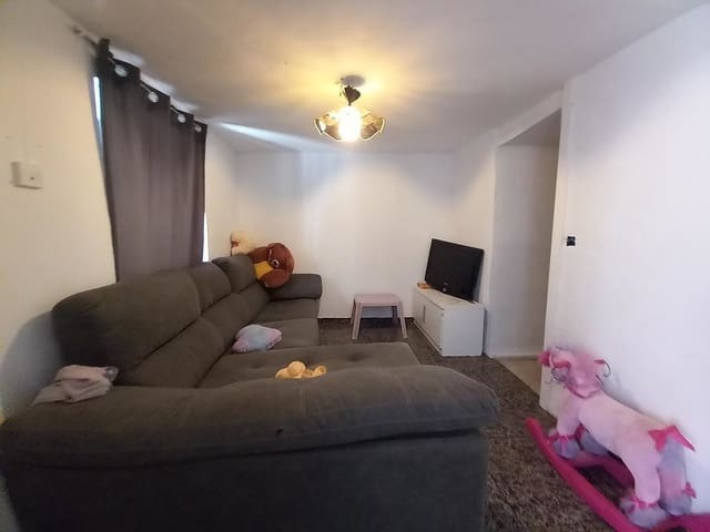 4 slaapkamer Huis te koop in Charilla, Alcalá la Real - € 26.000 (Ref: 10021607)