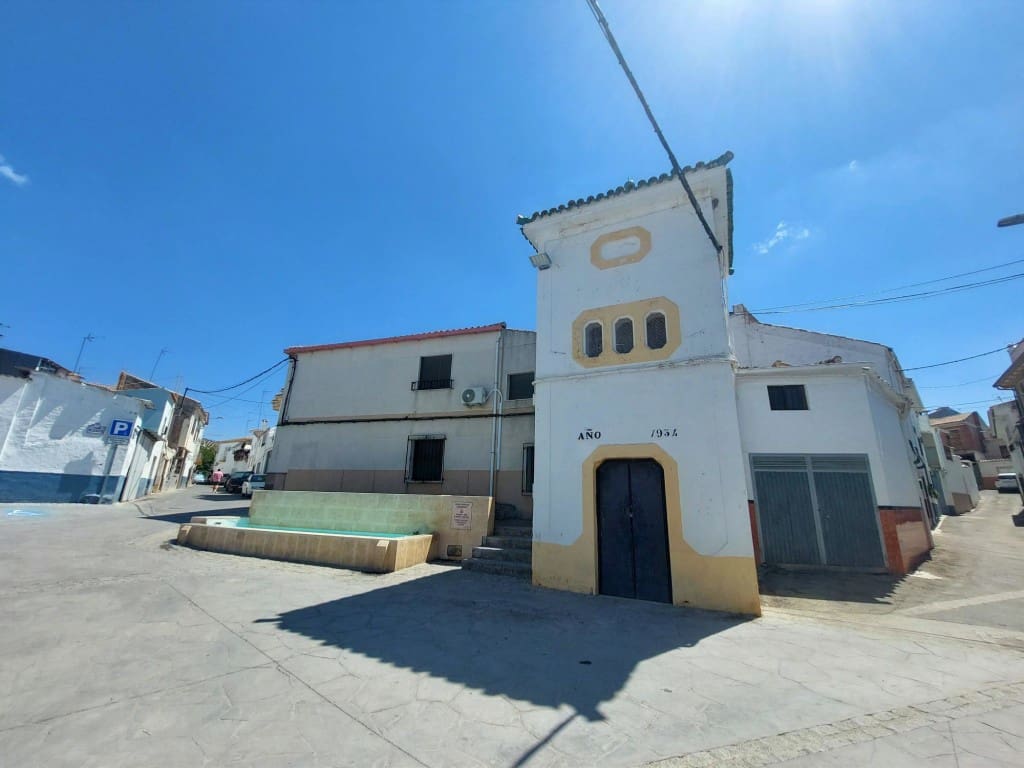 4 bedroom Townhouse for sale in Charilla - € 23,500 (Ref: 10021607)