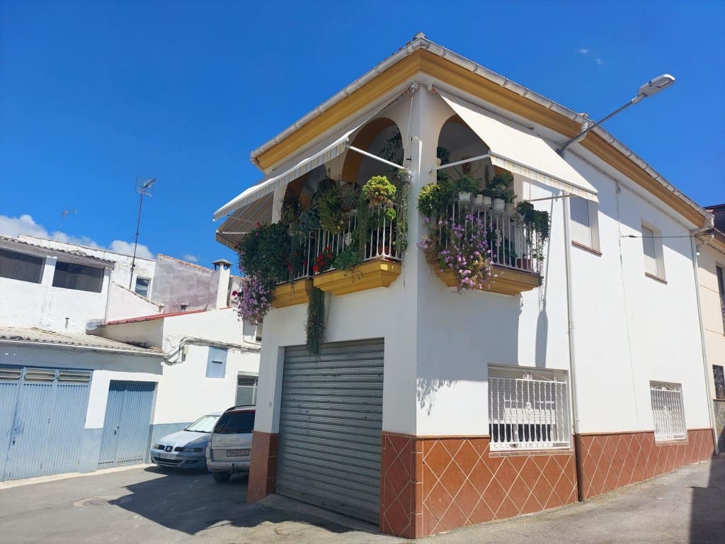 4 bedroom Townhouse for sale in Charilla - € 23,500 (Ref: 10021607)