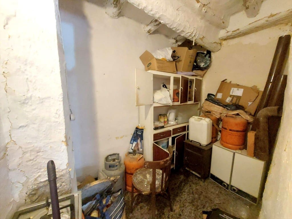 4 bedroom Townhouse for sale in Charilla - € 21,500 (Ref: 10021607)