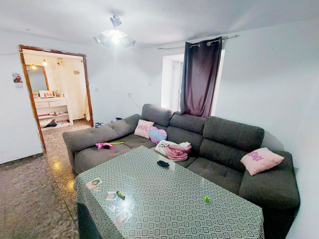 4 bedroom Townhouse for sale in Charilla - € 21,500 (Ref: 10021607)