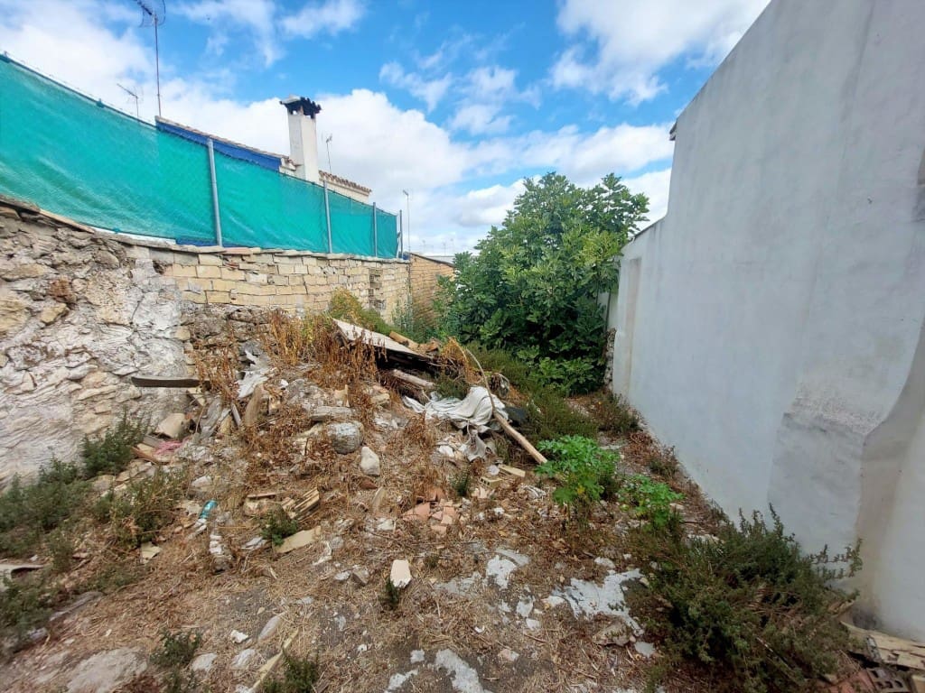 4 bedroom Townhouse for sale in Charilla - € 21,500 (Ref: 10021607)
