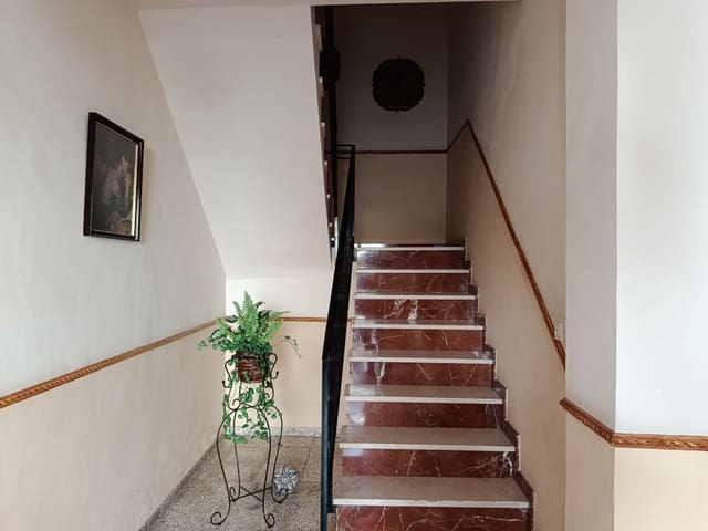 Apartamento de 2 habitaciones en Luque en venta - 52.000 € (Ref: 10022437)