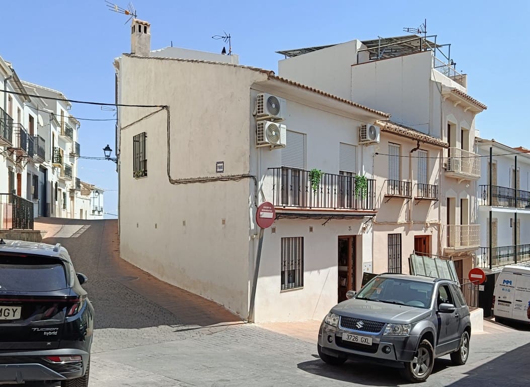 3 slaapkamer Huis te koop in Luque - € 79.900 (Ref: 10022438)