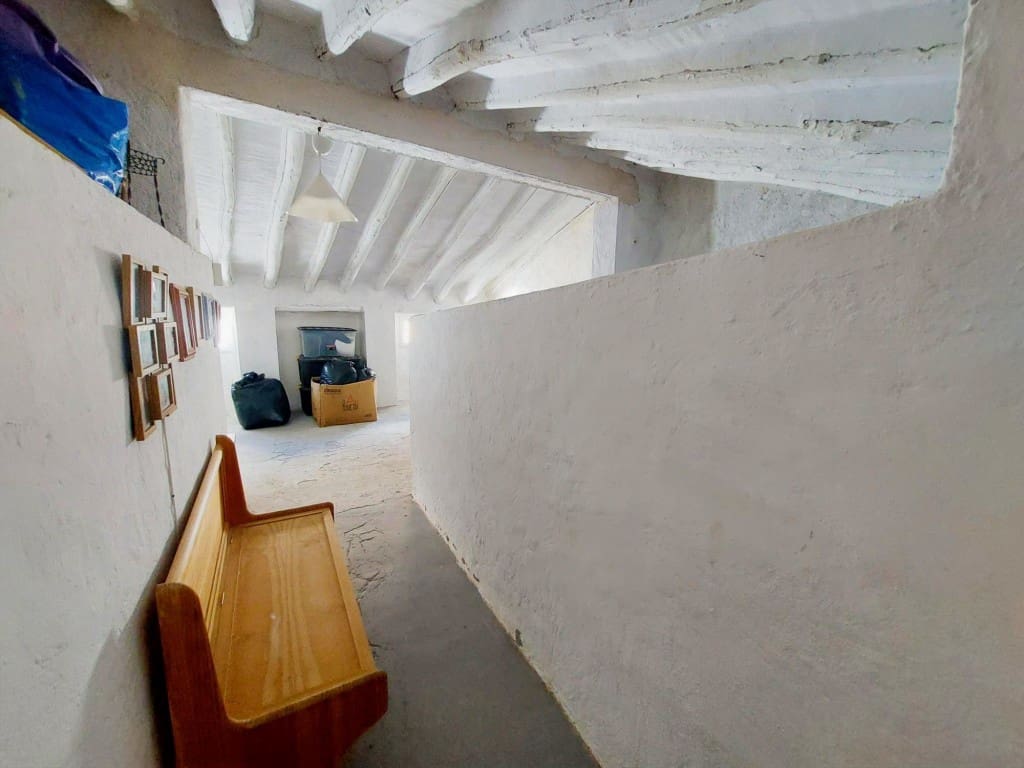 3 makuuhuone Omakotitalo myytävänä paikassa Castillo de Locubin mukana uima-altaan 
autotalli - 64 950 € (Ref: 10027611)
