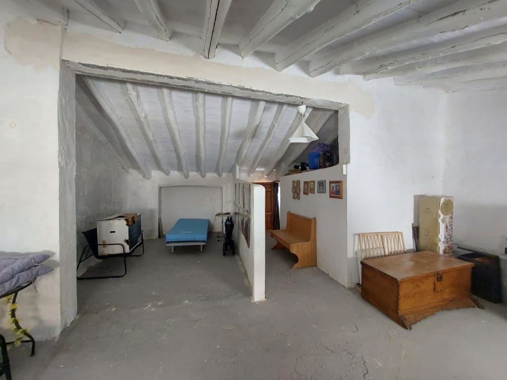 3 makuuhuone Omakotitalo myytävänä paikassa Castillo de Locubin mukana uima-altaan 
autotalli - 64 950 € (Ref: 10027611)