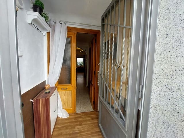 3 makuuhuone Omakotitalo myytävänä paikassa Castillo de Locubín mukana uima-altaan 
autotalli - 64 950 € (Ref: 10027611)