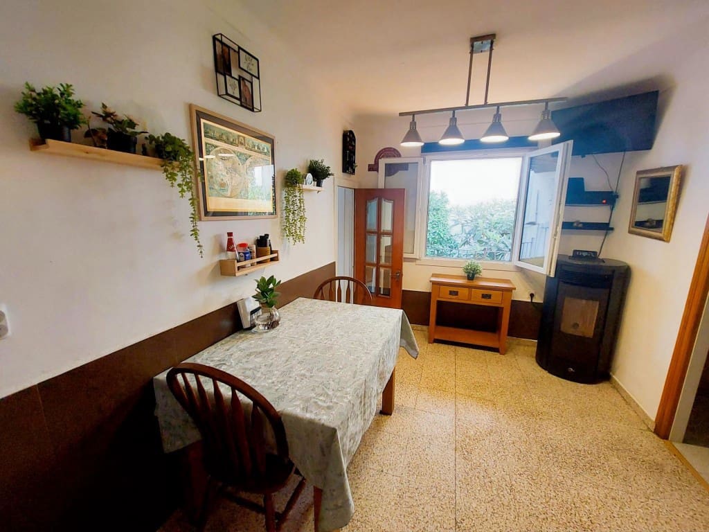 3 makuuhuone Omakotitalo myytävänä paikassa Castillo de Locubin mukana uima-altaan 
autotalli - 64 950 € (Ref: 10027611)