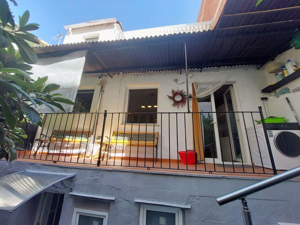 3 makuuhuone Omakotitalo myytävänä paikassa Castillo de Locubin mukana uima-altaan 
autotalli - 64 950 € (Ref: 10027611)