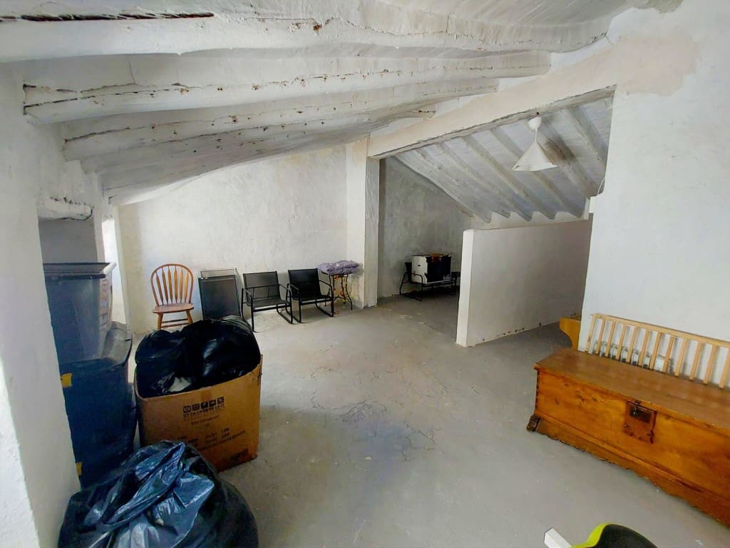 3 makuuhuone Omakotitalo myytävänä paikassa Castillo de Locubin mukana uima-altaan 
autotalli - 64 950 € (Ref: 10027611)