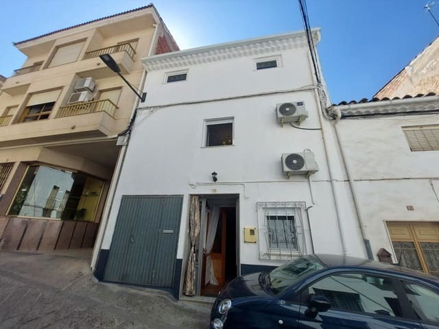 3 makuuhuone Omakotitalo myytävänä paikassa Castillo de Locubín mukana uima-altaan 
autotalli - 64 950 € (Ref: 10027611)