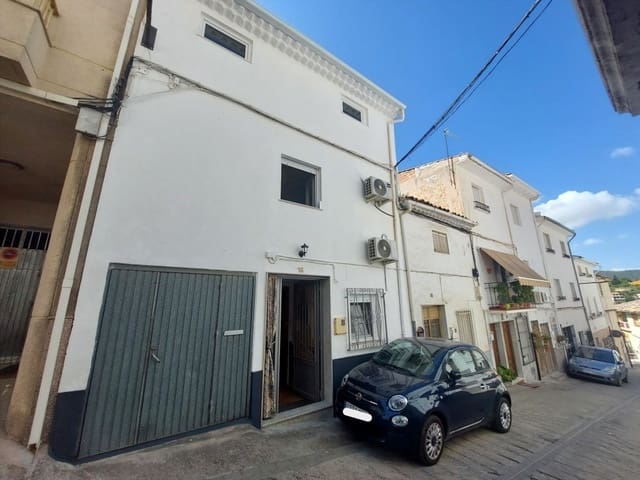 3 makuuhuone Omakotitalo myytävänä paikassa Castillo de Locubín mukana uima-altaan 
autotalli - 64 950 € (Ref: 10027611)