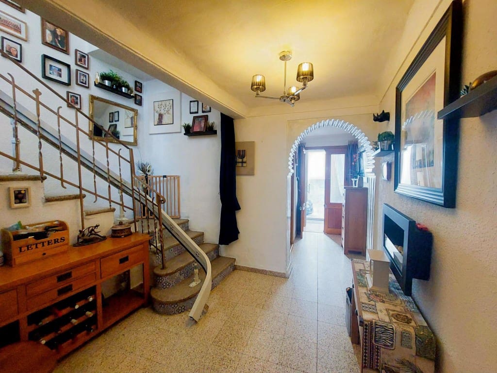 3 makuuhuone Omakotitalo myytävänä paikassa Castillo de Locubin mukana uima-altaan 
autotalli - 64 950 € (Ref: 10027611)