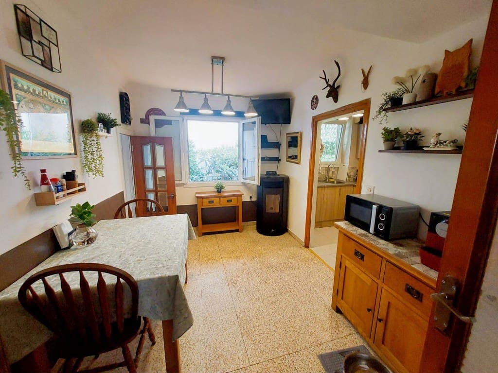 3 makuuhuone Omakotitalo myytävänä paikassa Castillo de Locubin mukana uima-altaan 
autotalli - 64 950 € (Ref: 10027611)