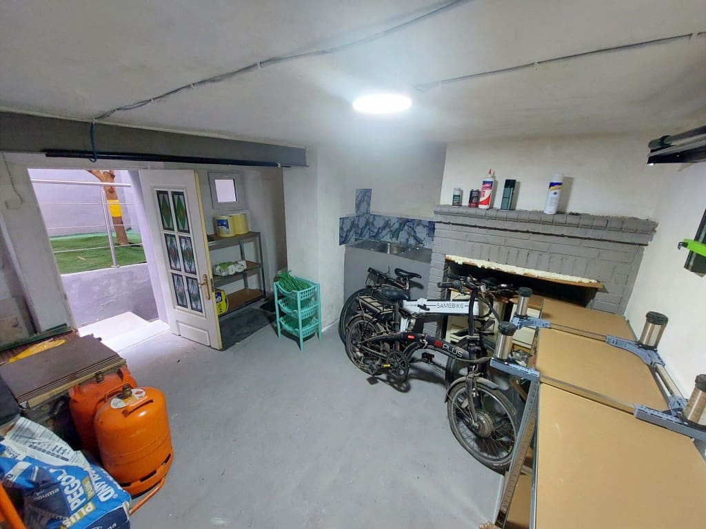 3 makuuhuone Omakotitalo myytävänä paikassa Castillo de Locubin mukana uima-altaan 
autotalli - 64 950 € (Ref: 10027611)