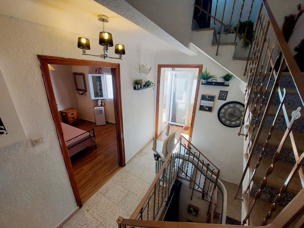 3 makuuhuone Omakotitalo myytävänä paikassa Castillo de Locubin mukana uima-altaan 
autotalli - 64 950 € (Ref: 10027611)