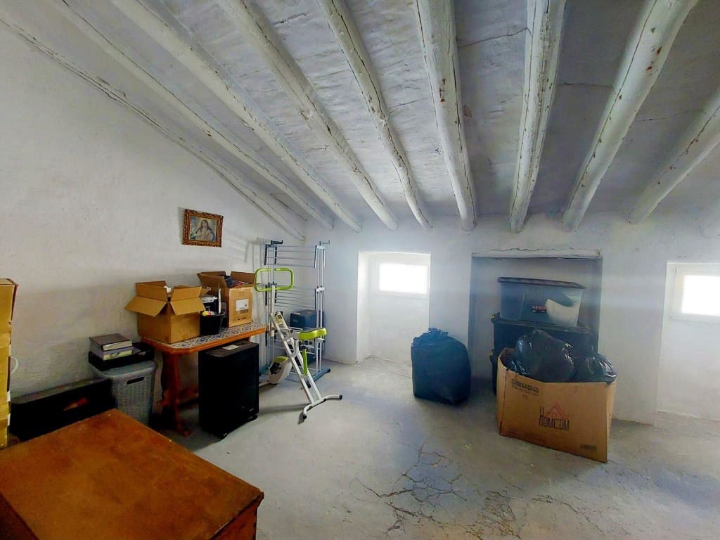 3 makuuhuone Omakotitalo myytävänä paikassa Castillo de Locubin mukana uima-altaan 
autotalli - 64 950 € (Ref: 10027611)