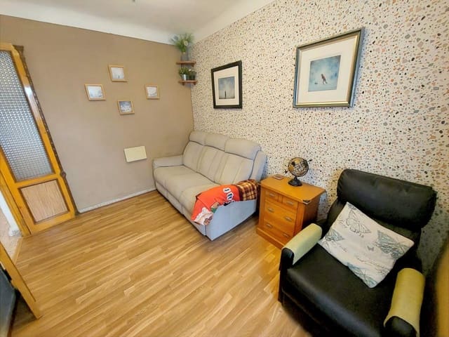 3 makuuhuone Omakotitalo myytävänä paikassa Castillo de Locubín mukana uima-altaan 
autotalli - 64 950 € (Ref: 10027611)