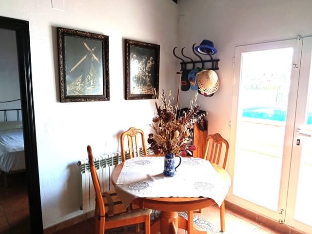 3 soveværelse Villa til salg i Priego de Córdoba med swimmingpool - € 259.000 (Ref: 10028140)