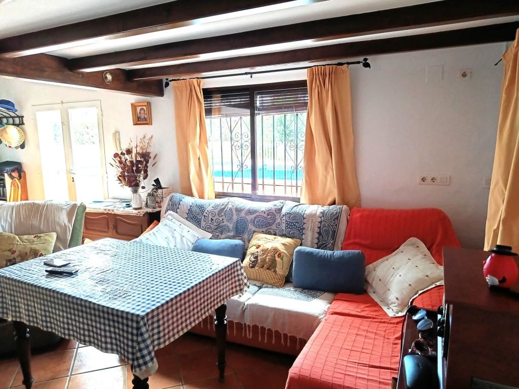 3 soveværelse Villa til salg i Priego de Cordoba med swimmingpool - € 259.000 (Ref: 10028140)