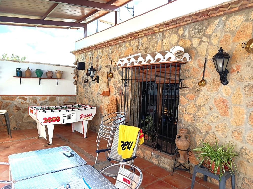 3 soveværelse Villa til salg i Priego de Cordoba med swimmingpool - € 259.000 (Ref: 10028140)