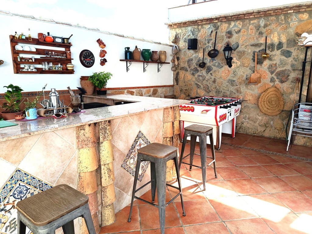 3 soveværelse Villa til salg i Priego de Cordoba med swimmingpool - € 259.000 (Ref: 10028140)