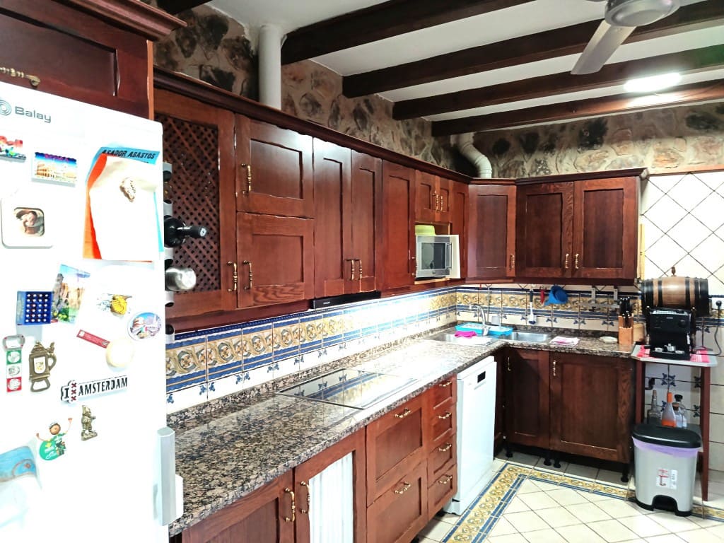 3 soveværelse Villa til salg i Priego de Cordoba med swimmingpool - € 259.000 (Ref: 10028140)