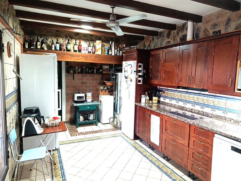 3 soveværelse Villa til salg i Priego de Cordoba med swimmingpool - € 259.000 (Ref: 10028140)