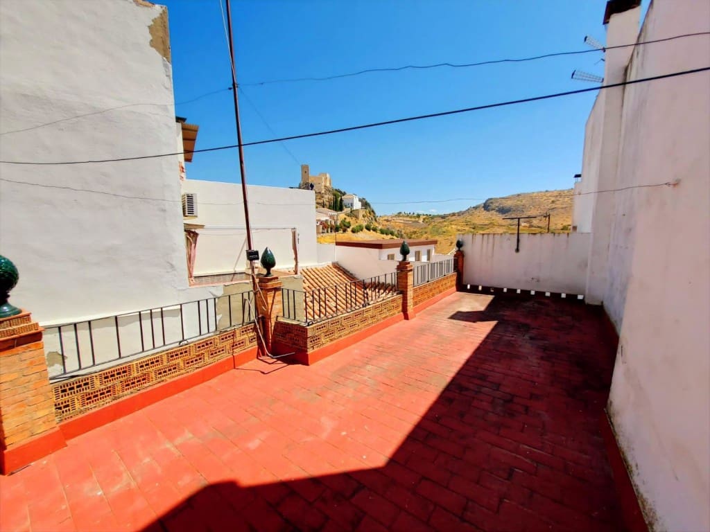 8 soverom Hus til salgs i Luque med svømmebasseng - € 99 000 (Ref: 10030141)