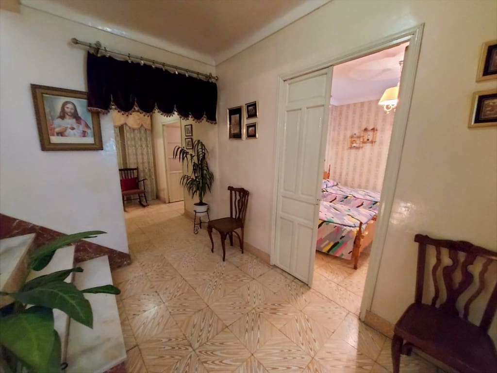 8 soverom Hus til salgs i Luque med svømmebasseng - € 99 000 (Ref: 10030141)