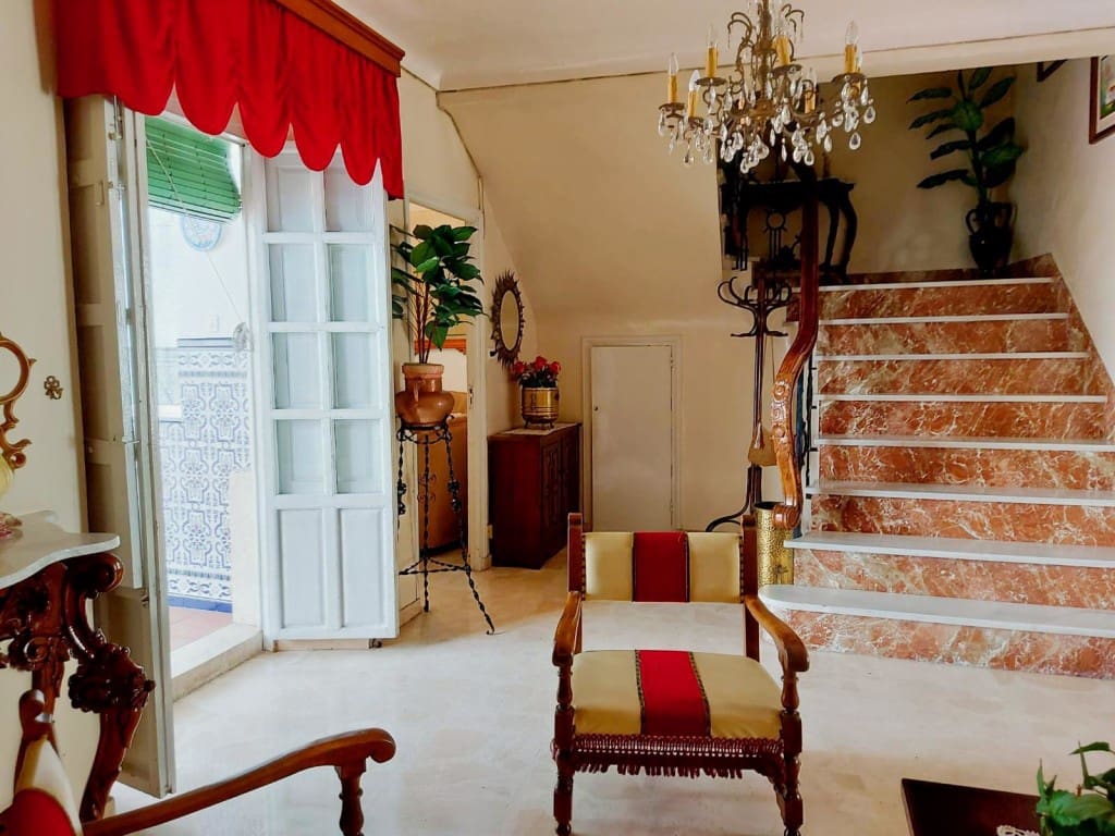 8 soverom Hus til salgs i Luque med svømmebasseng - € 99 000 (Ref: 10030141)