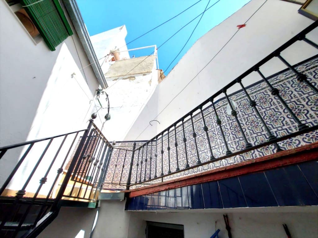8 soverom Hus til salgs i Luque med svømmebasseng - € 99 000 (Ref: 10030141)