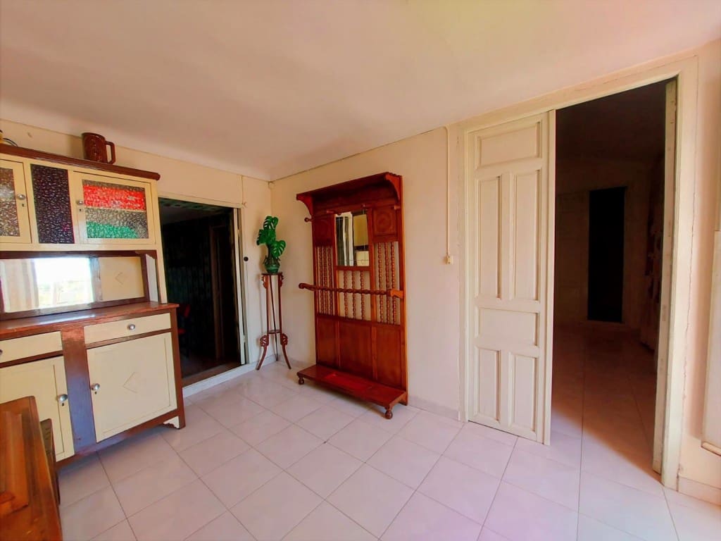 8 soverom Hus til salgs i Luque med svømmebasseng - € 99 000 (Ref: 10030141)