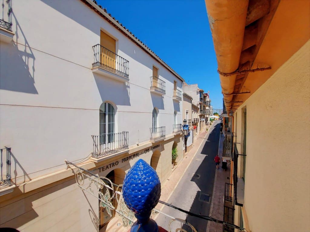 8 soverom Hus til salgs i Luque med svømmebasseng - € 99 000 (Ref: 10030141)