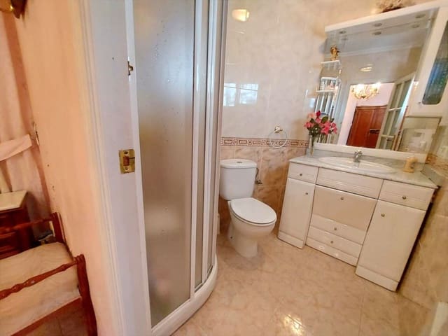 8 soverom Hus til salgs i Luque med svømmebasseng - € 99 000 (Ref: 10030141)