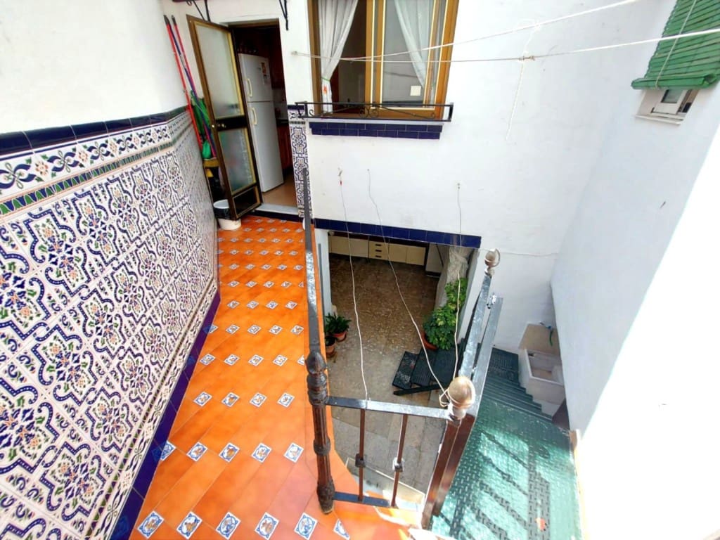 8 soverom Hus til salgs i Luque med svømmebasseng - € 99 000 (Ref: 10030141)