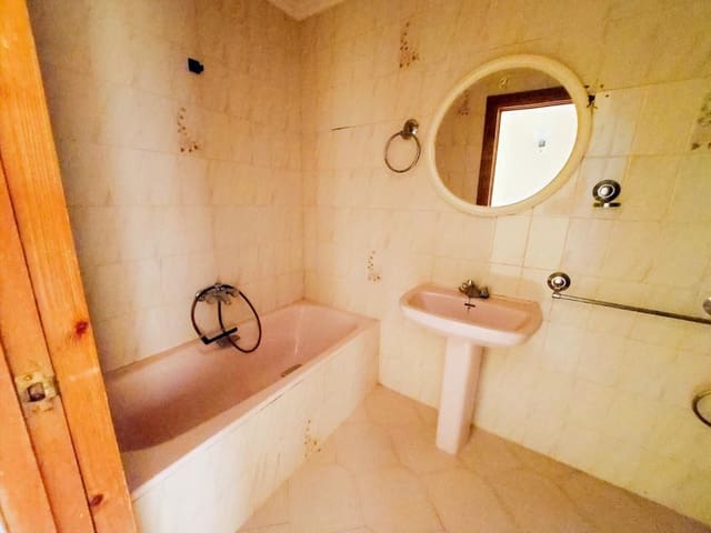 Apartment for sale in Luque with garage - € 99,000 (Ref: 10034976)