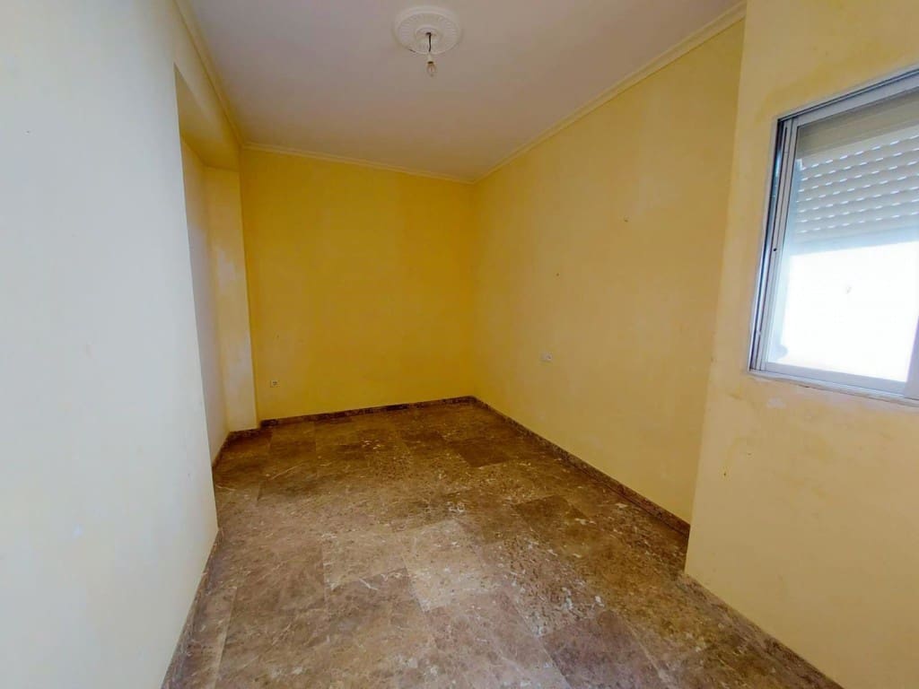 Apartment for sale in Luque with garage - € 99,000 (Ref: 10034976)