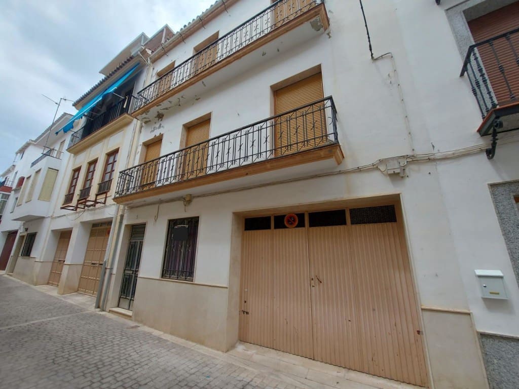 Apartment for sale in Luque with garage - € 99,000 (Ref: 10034976)