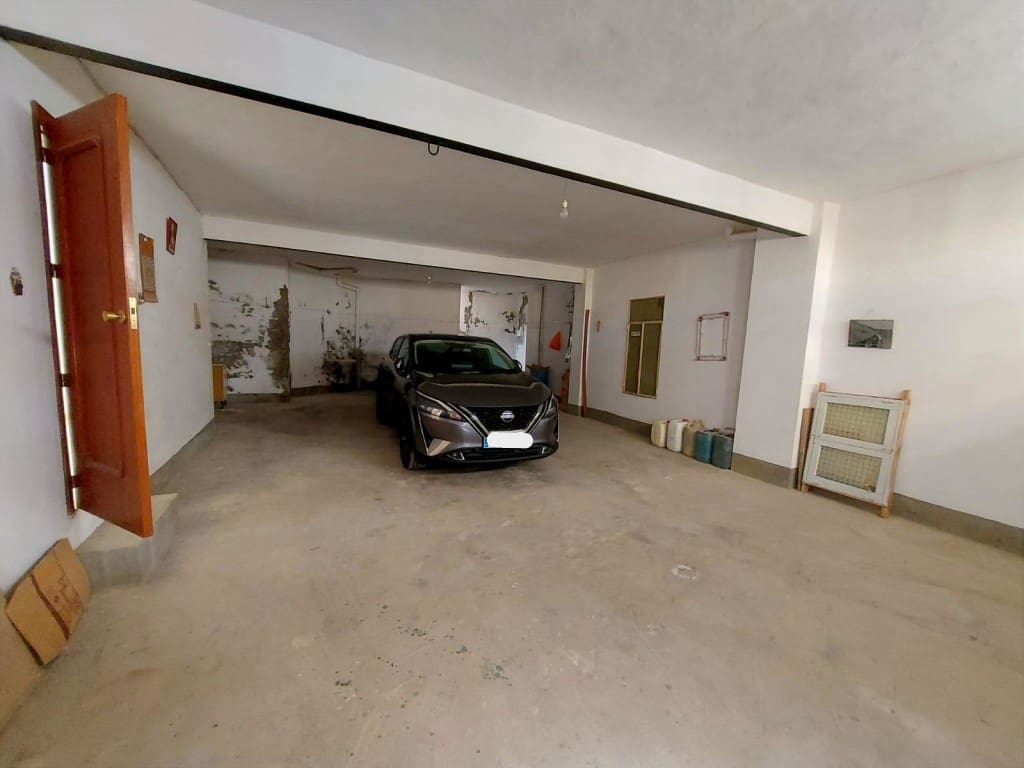 Apartment for sale in Luque with garage - € 99,000 (Ref: 10034976)