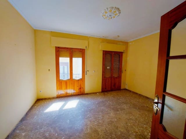 Apartment for sale in Luque with garage - € 99,000 (Ref: 10034976)