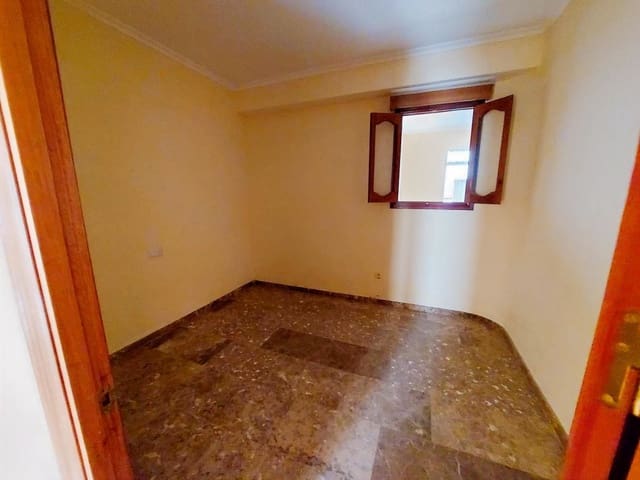 Apartment for sale in Luque with garage - € 99,000 (Ref: 10034976)