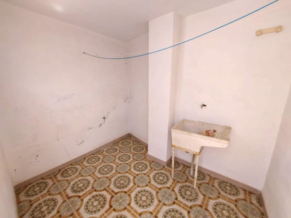 Apartment for sale in Luque with garage - € 99,000 (Ref: 10034976)